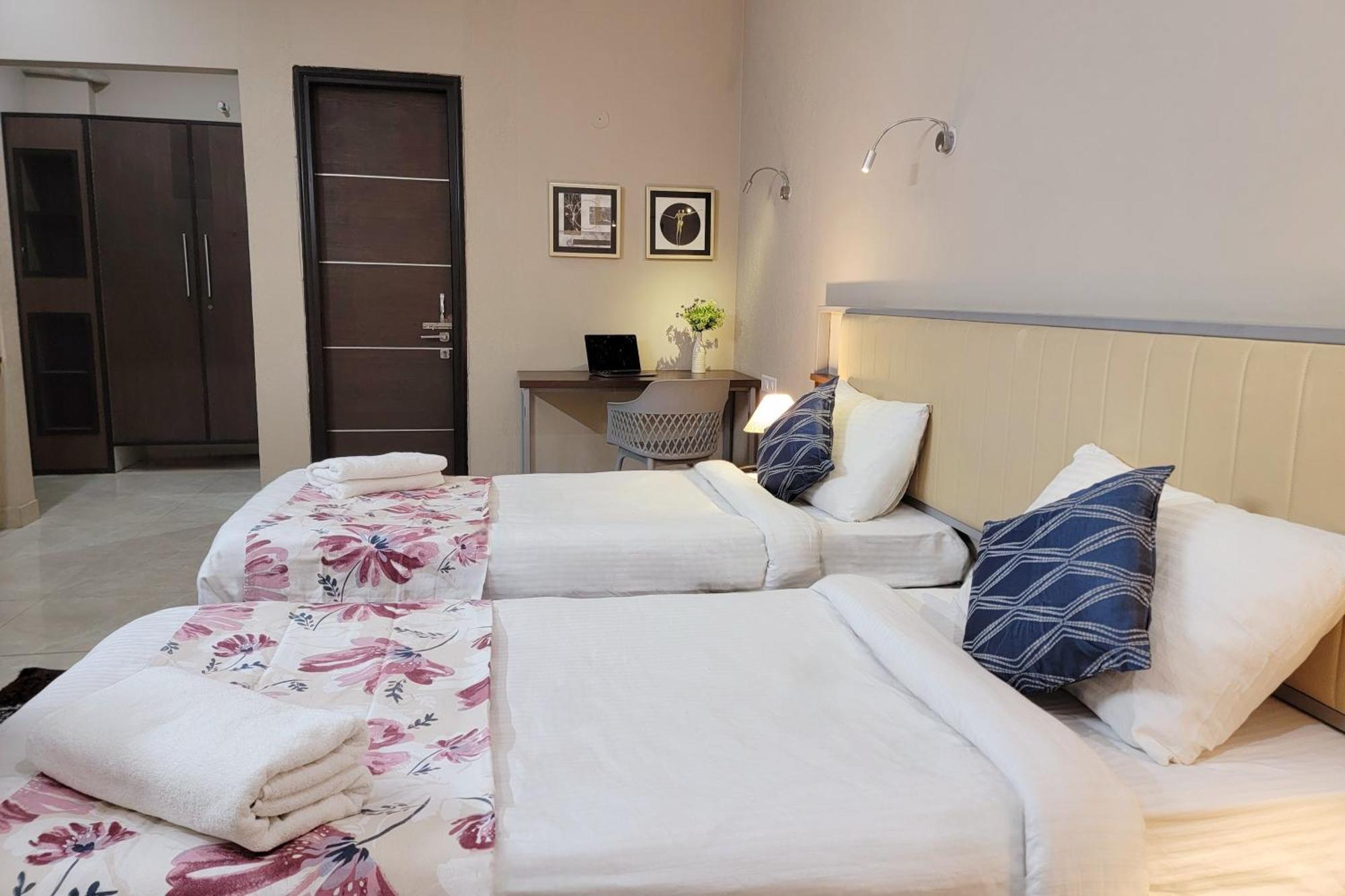 Vamsor Heights 1047 Gurgaon Exterior foto